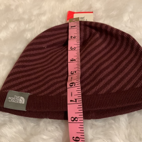 THE NORTH FACE Unisex W Stella Beanie 100% acrylic in mission plum color… - Picture 7 of 7